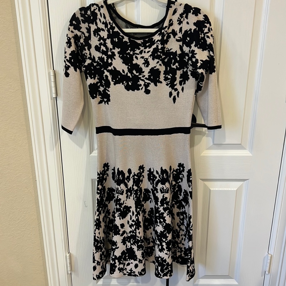 Very stylish whool dress . Excellent condition